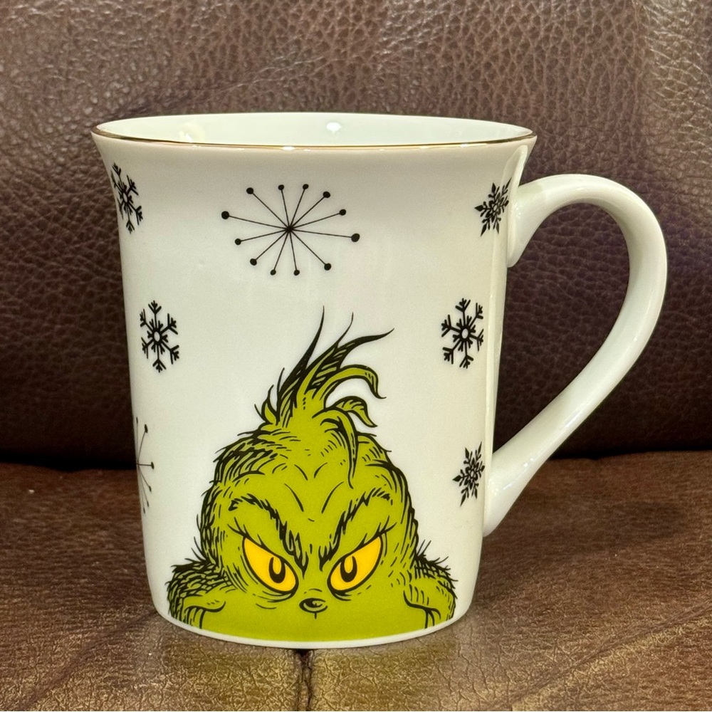 Peeking Grinch with Snowflakes Ceramic Christmas Mug